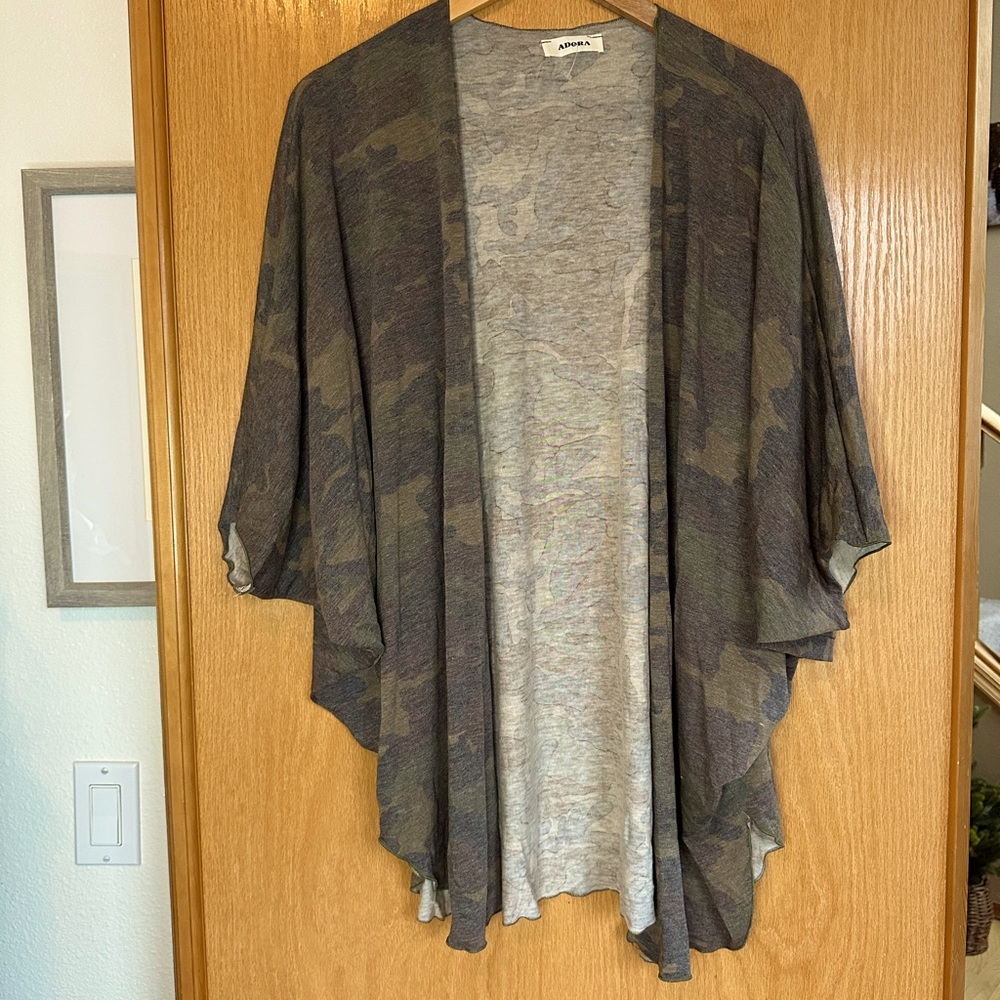 Camo loose fit lightweight cardigan Size small